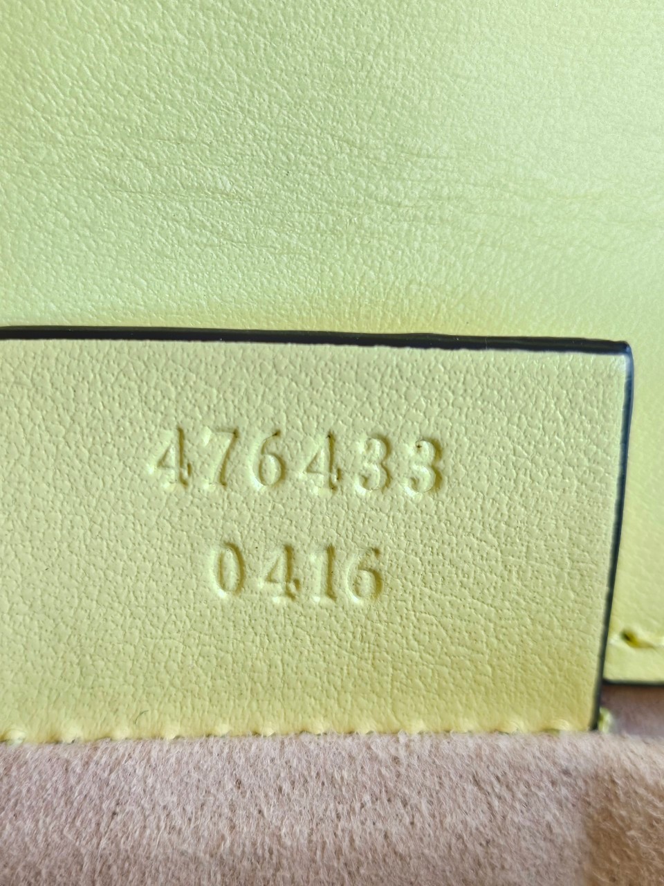 Gucci Marmont Super Mini สีเหลือง