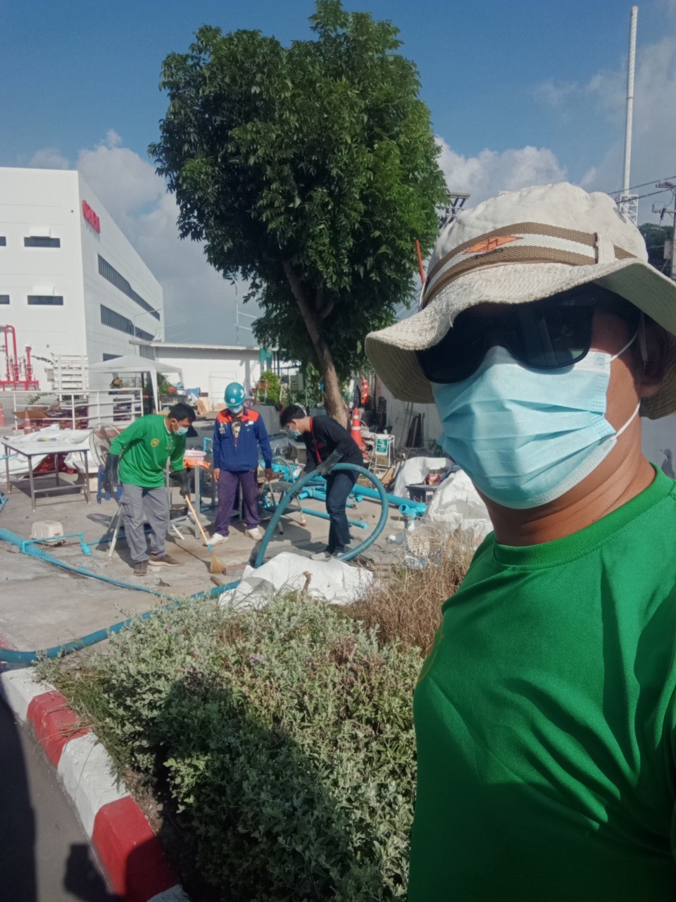 ดูดส้วมถนนมอเตอร์เวย์ 0839083504 ช่างโดม