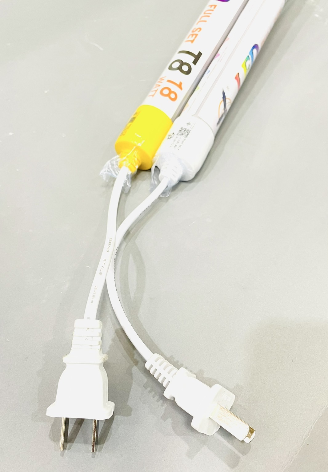 หลอดนีออน LED 18w พร้อมปลั๊กเสียบ