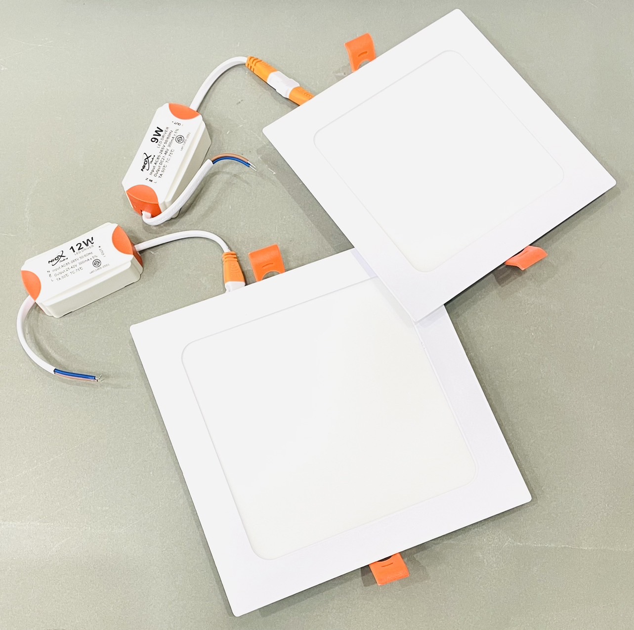 โคมดาวน์ไลท์ฝังฝ้า LED แสงขาว NeoX เหลี่ยม