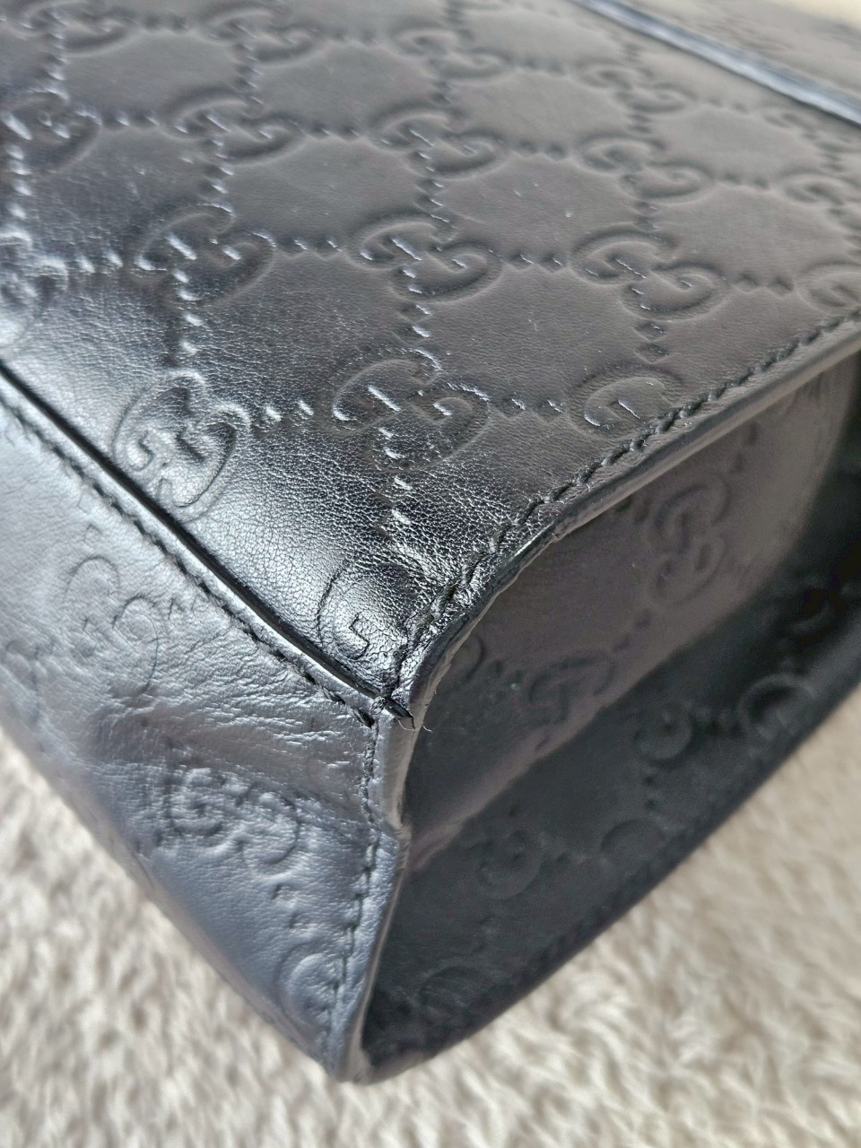 Gucci 295402 Emily Guccissima Medium