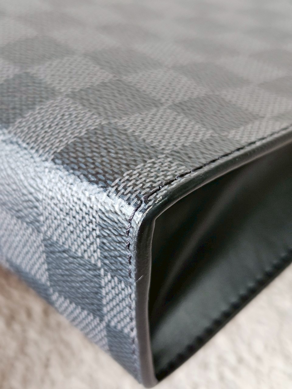 LV Pochette Voyage Graphite MM