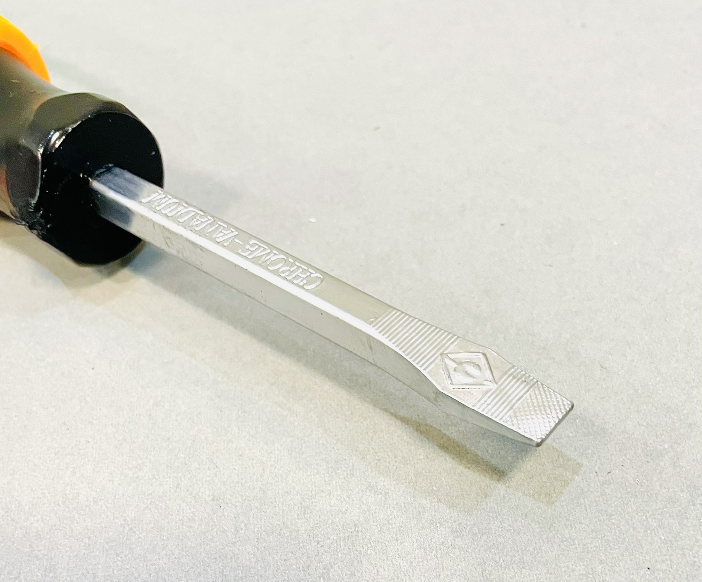 ไขควงทะลุ META 6มิล ชุบสติมแม่เหล็ก ( - )