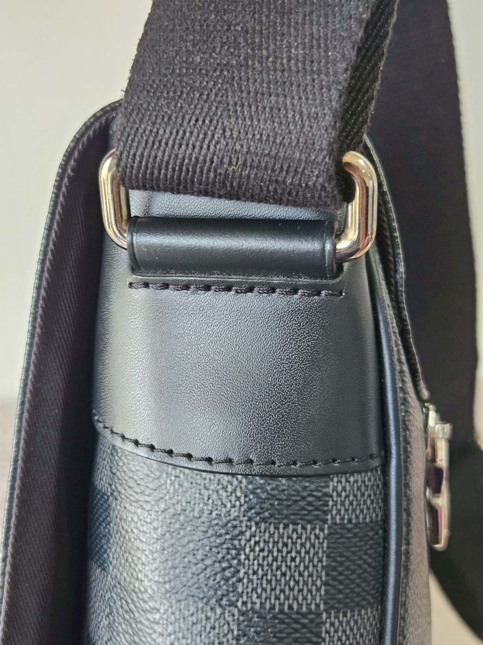 LV District Damier Graphite MM