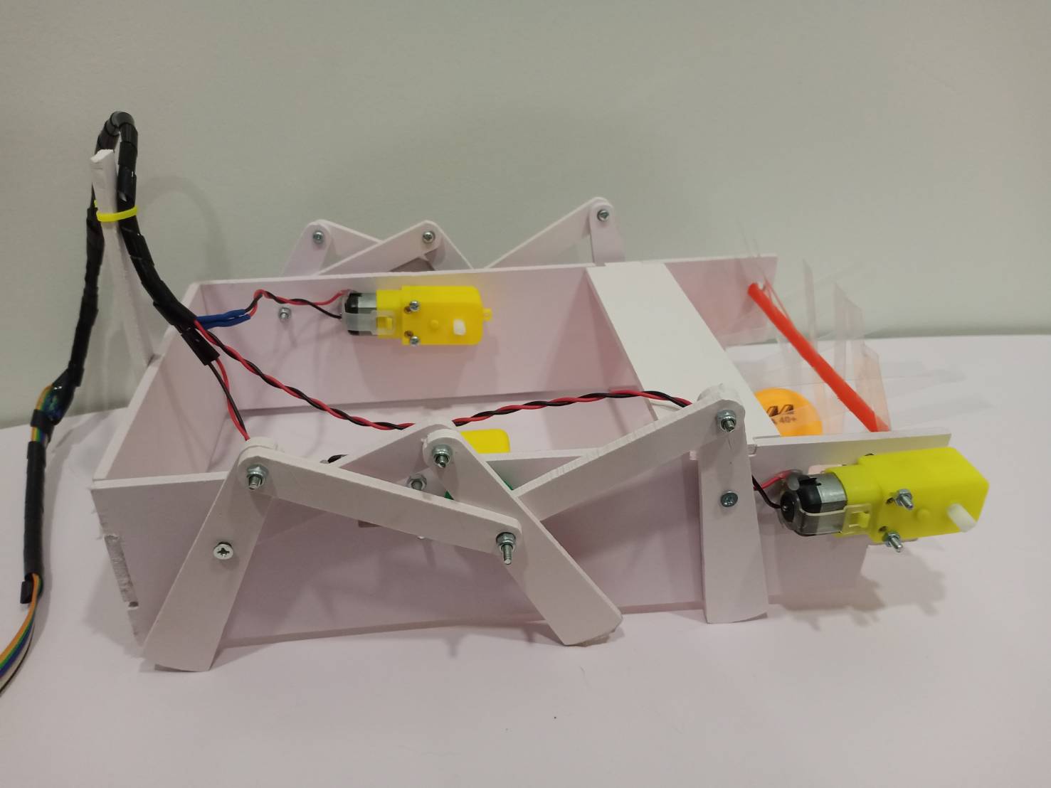 หุ่นยนต์เลี้ยงแกะ 3 มอเตอร์ รุ่น OM1(พื้นฐานประถม) (ประกอบให้1ชุดประกอบเอง2ชุด) Ex