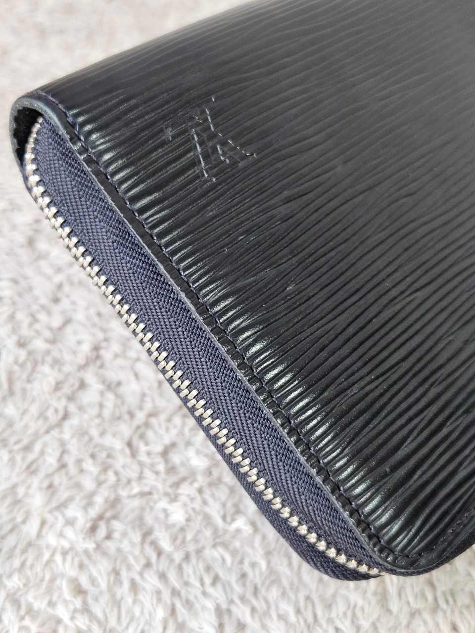 LV EPI Zippy Organizer Long Wallet