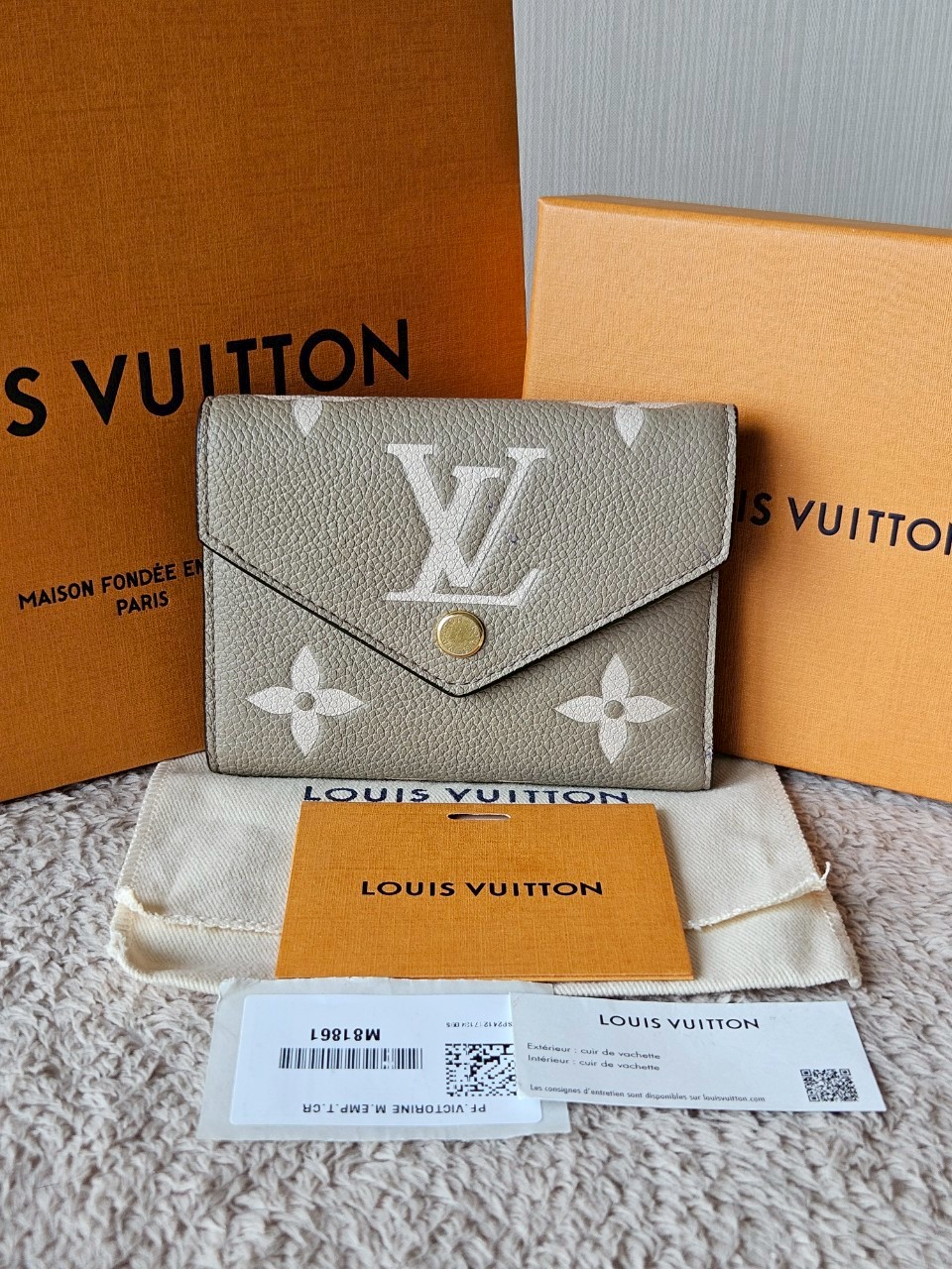 LV M81861 Victorine Mono emp Microchip