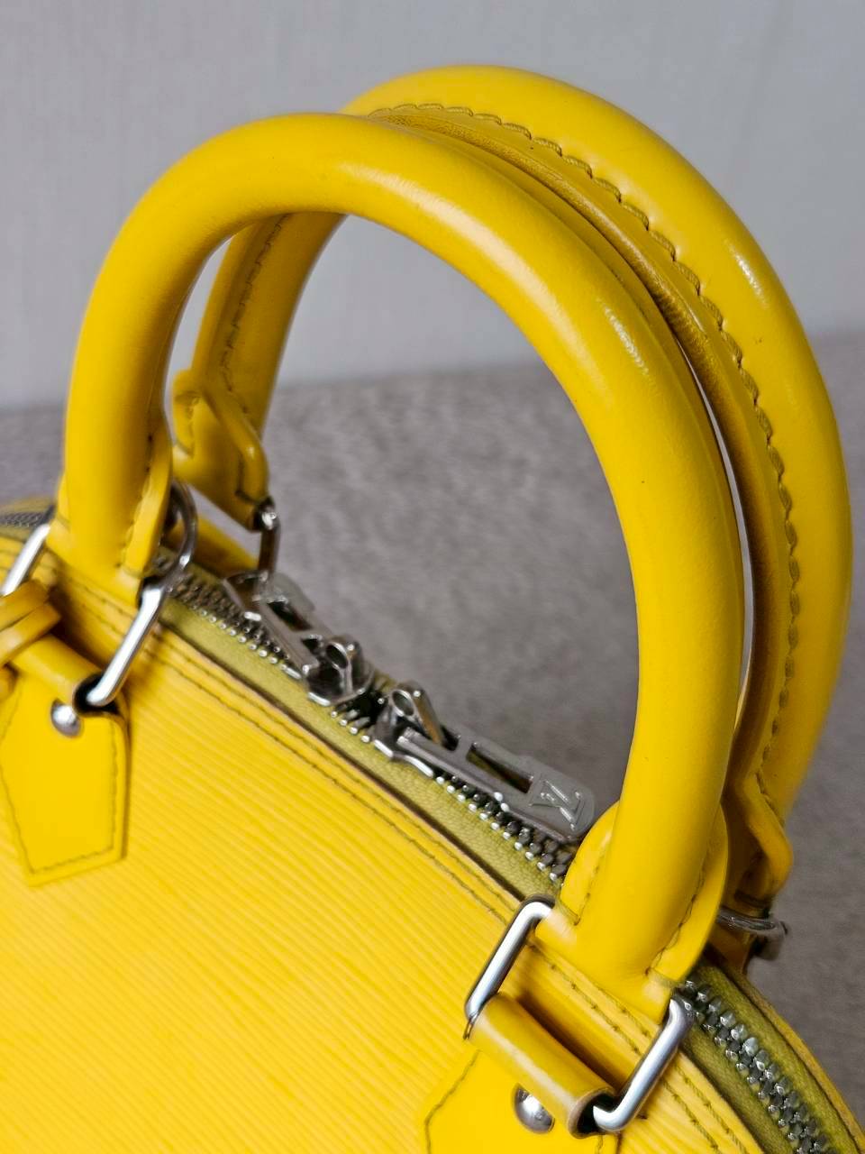 LV Alma BB EPI สีเหลือง