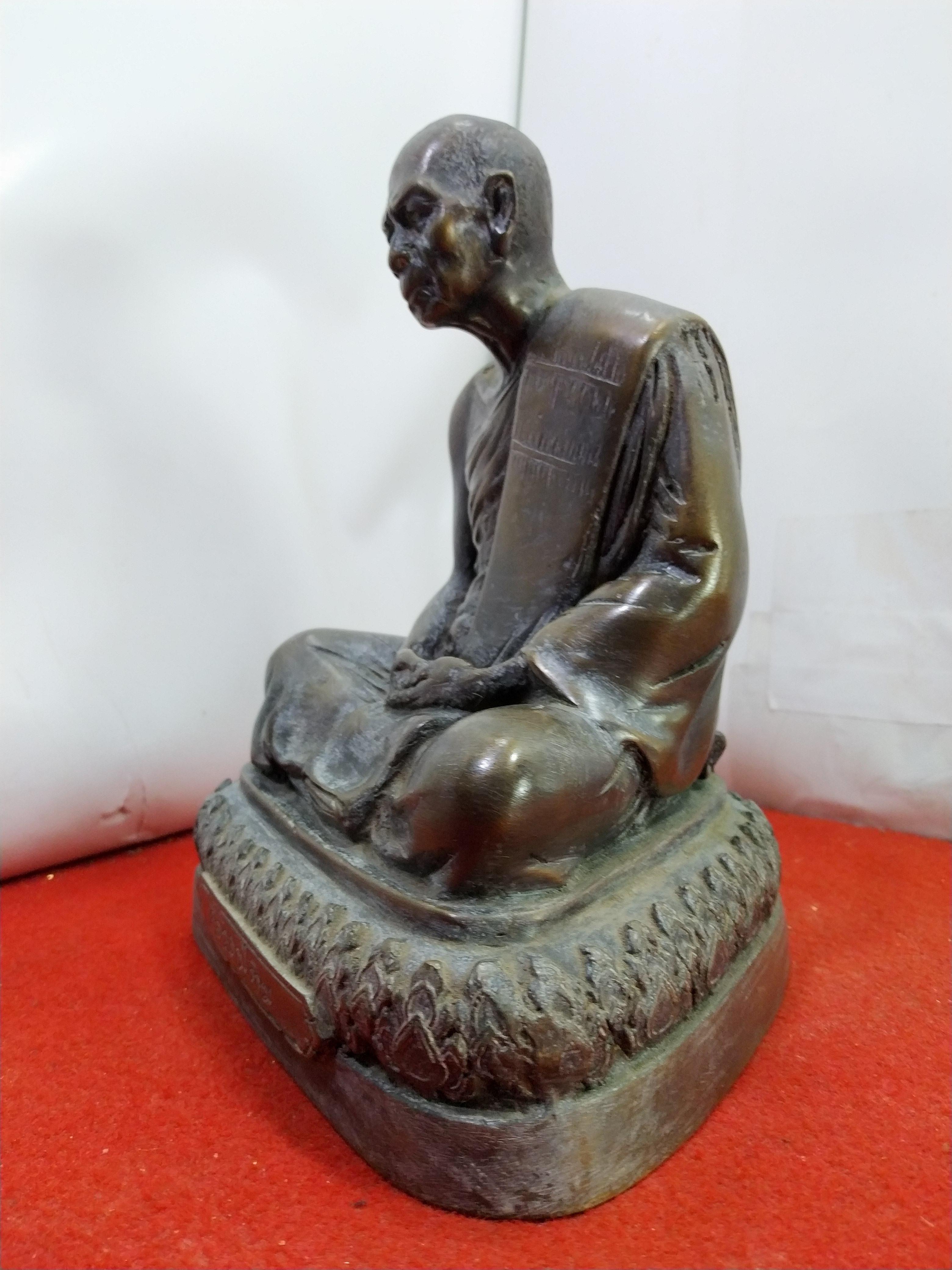 หลวงปู่ทิม อิสริโก วัดละหารไร่ จ.ระยอง หน้าตัก 5 นิ้ว