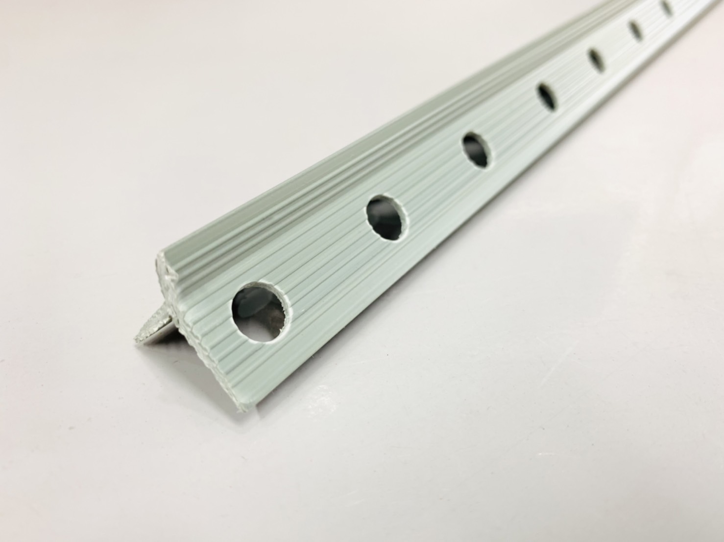 เซี้ยม PVC สีเทา 7มิล * 2ม.