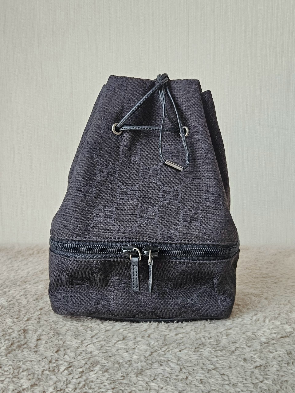 Gucci GG Canvas Pouch Black 6x8นิ้ว