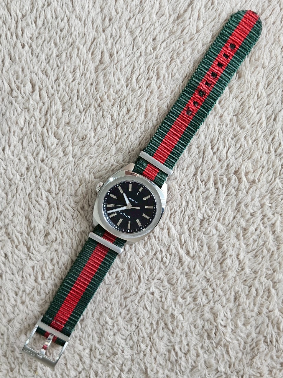 Gucci watch ya142305