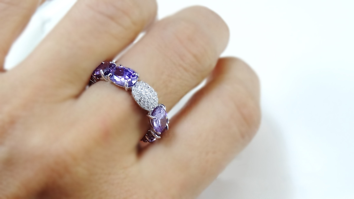 แหวนเพชรCZ สีม่วงสวย ฝังเพชร cz รอบวงเก๋มาก ตัวเรือนเงินแท้ silver925 ชิ้นงานปราณีต รับประกันคุณภาพสินค้า