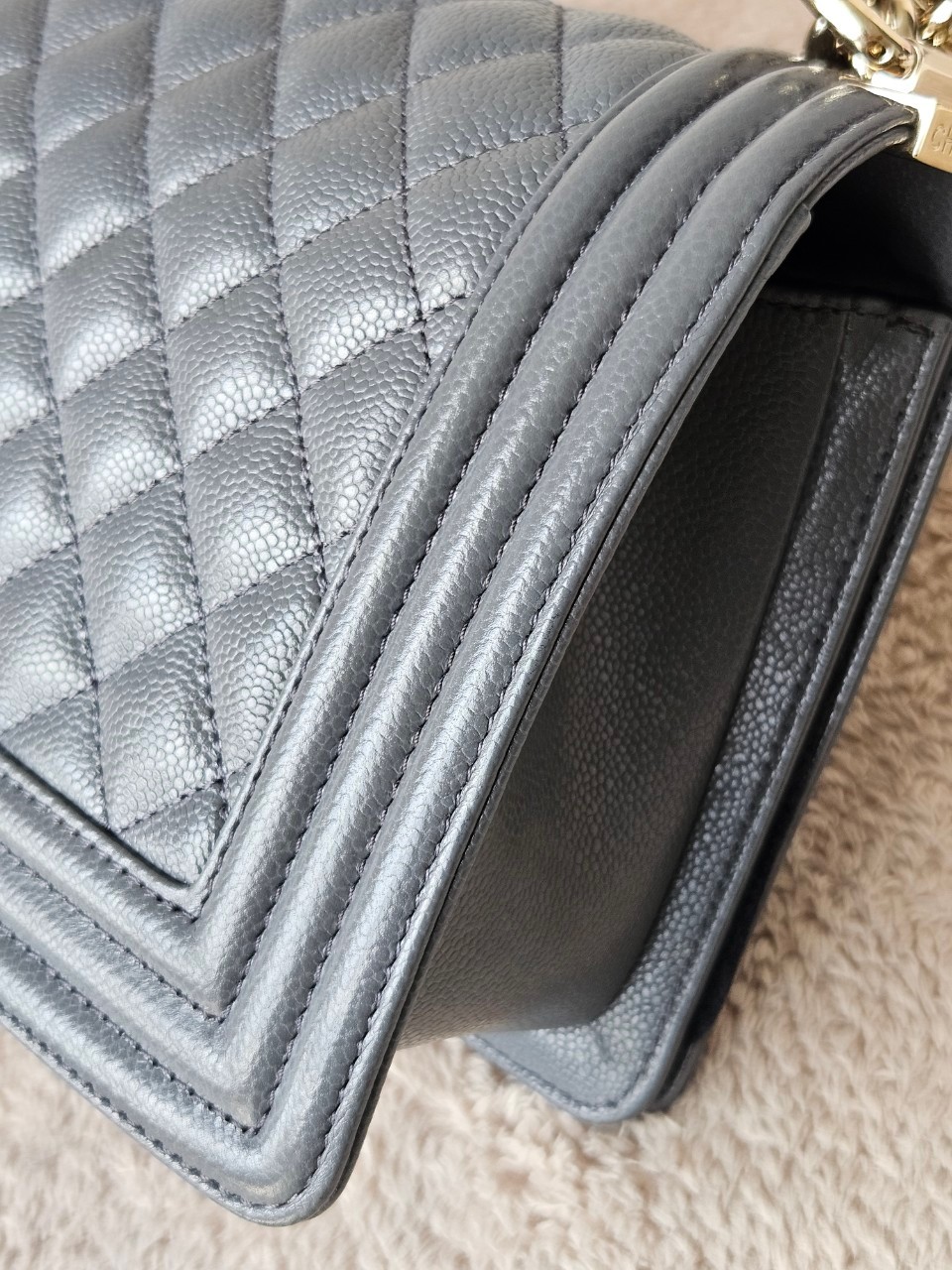 Chanel Boy 10 Cavier SHW สีเทา Microchip