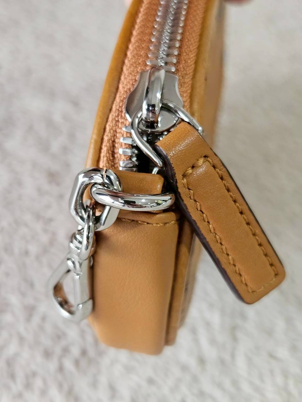 MCM Essential Pouch Orginal Black White