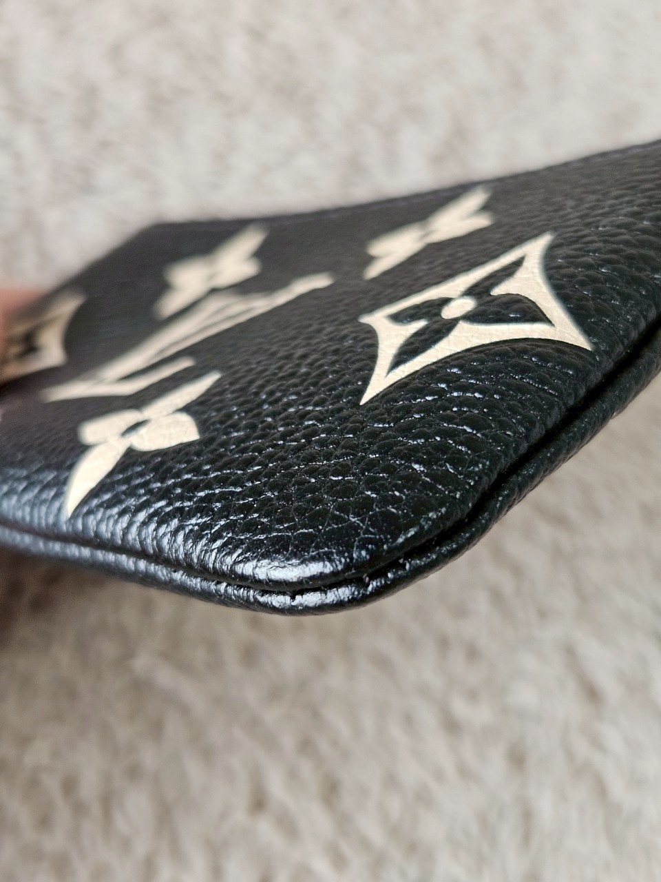 LV m80885 Key Pouch Bicolor Mono Emp Leather Black Beige