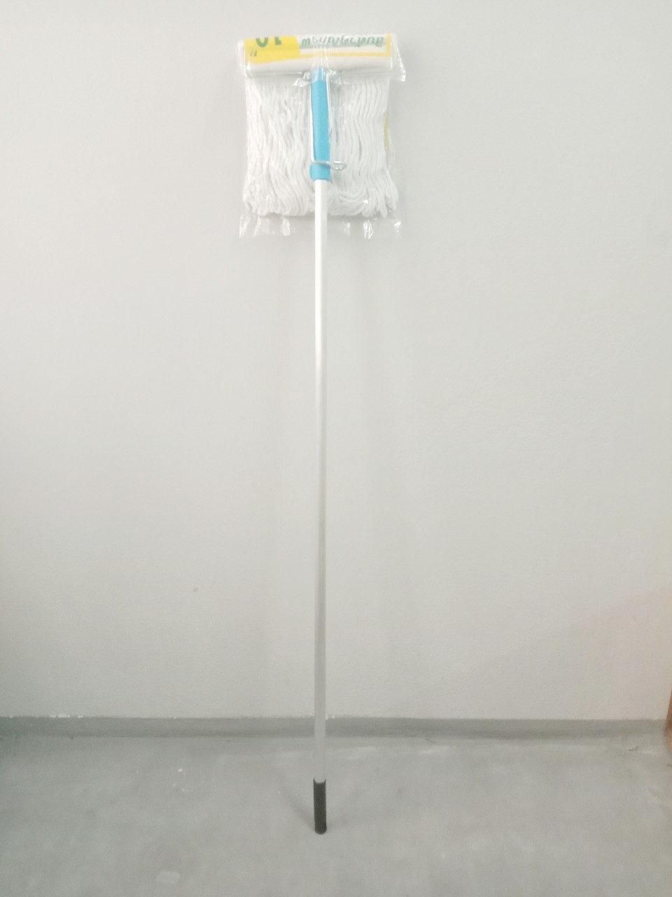 ไม้ถูพื้นผ้าเทา ม๊อบแบน ด้ามเหล็กชุบซิงค์ 10"