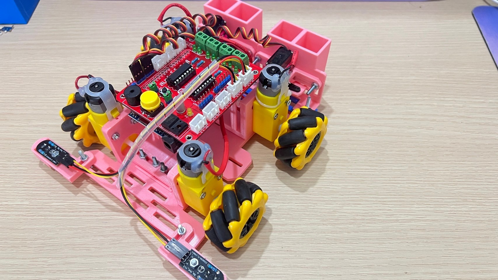 หุ่นยนต์ระดับสูง พร้อมบอร์ดขับหุ่นยนต์ SMR V1.10