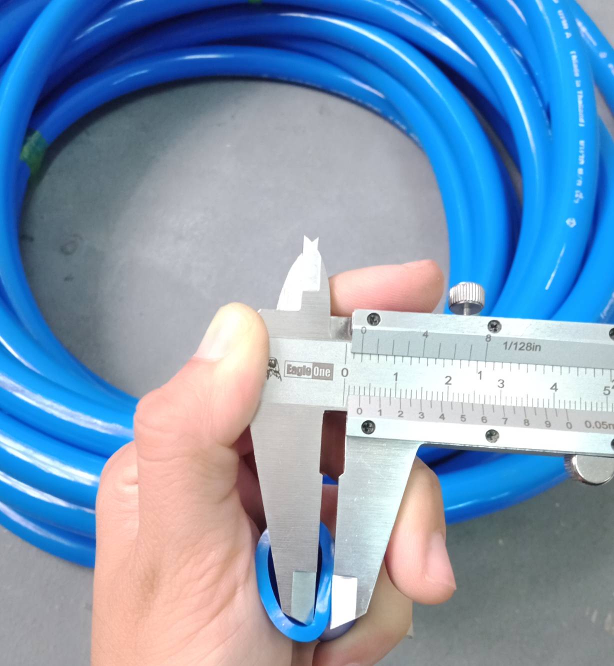 สายยางฟ้า เกรดA (นิ่ม) [1ม.]