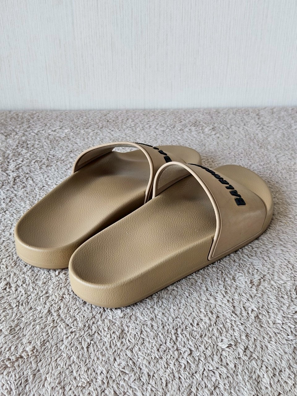 Balenciaga Pool Slides With Logo สีน้ำตาล