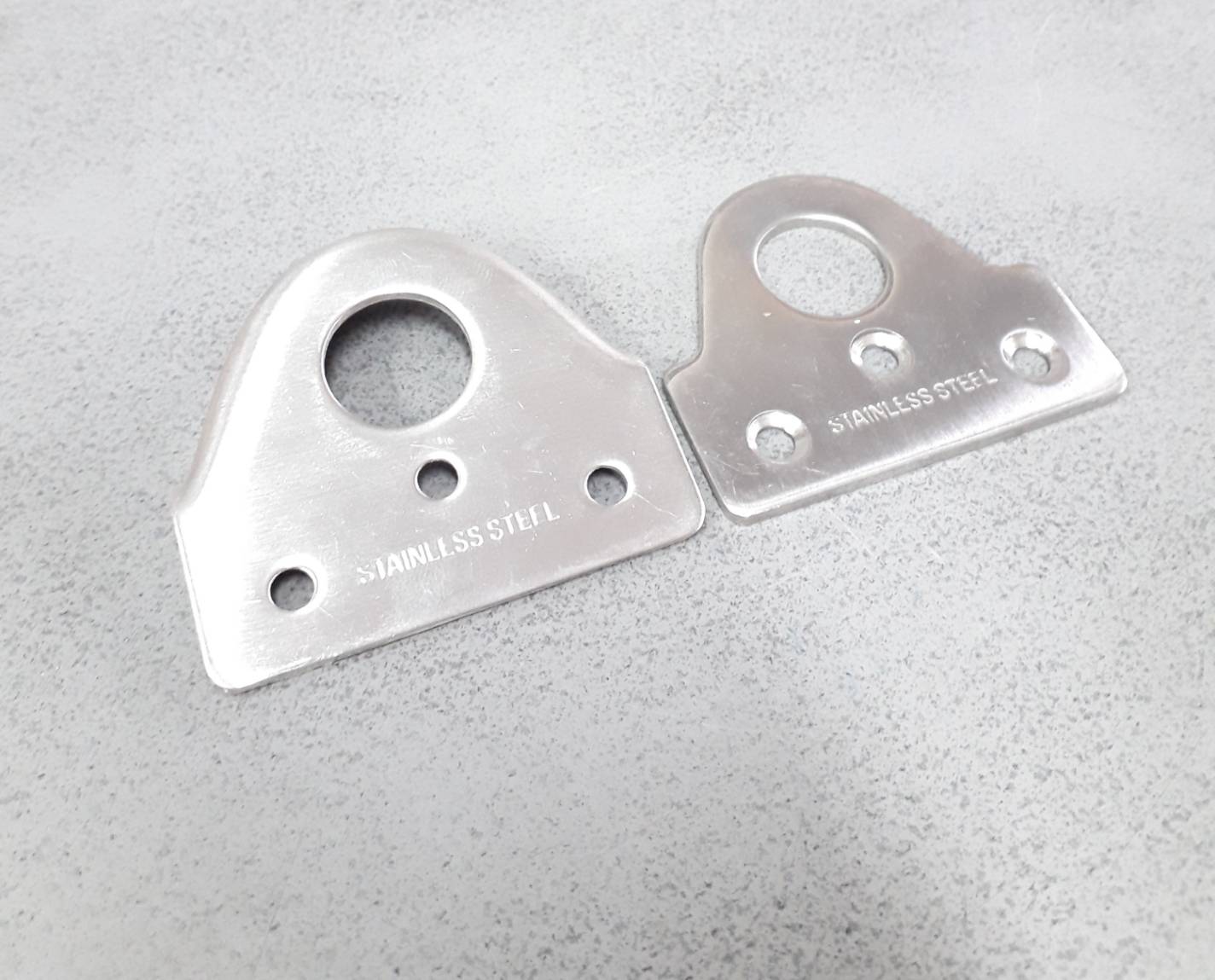 หูสายยูสแตนเลส + น็อต