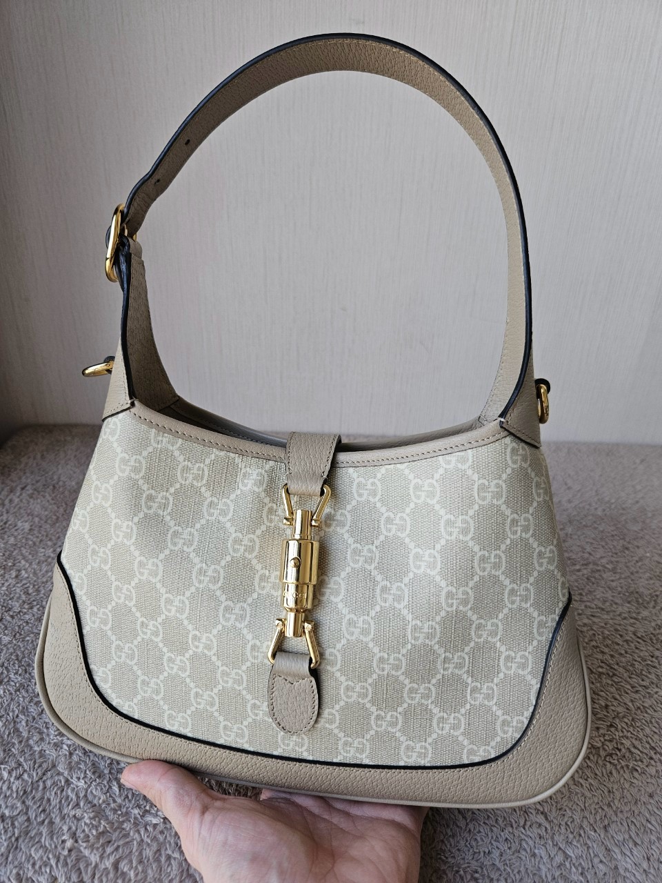 Gucci Jackie 1961 Small beige