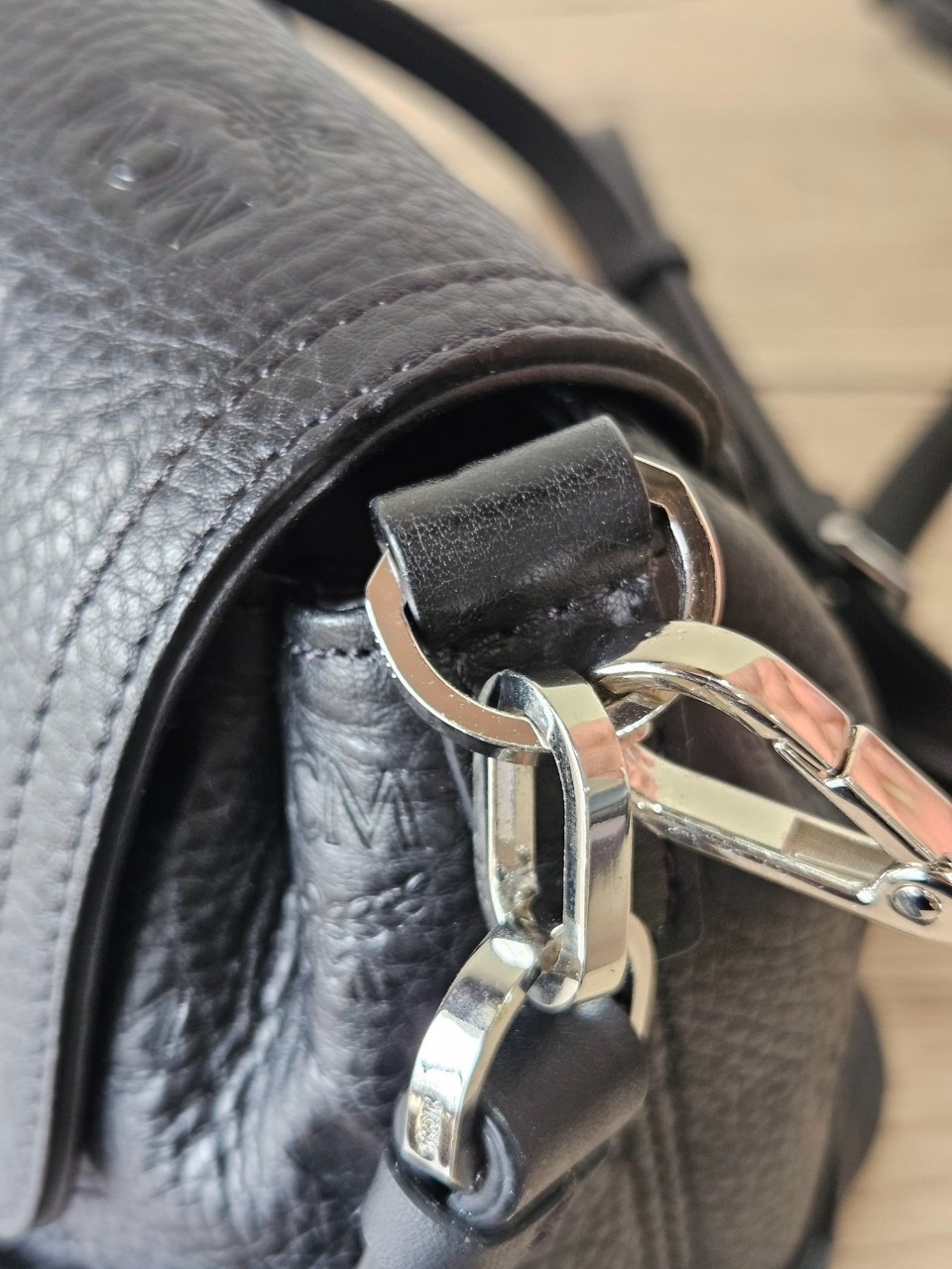 MCM Essential Crossbody Leather Black