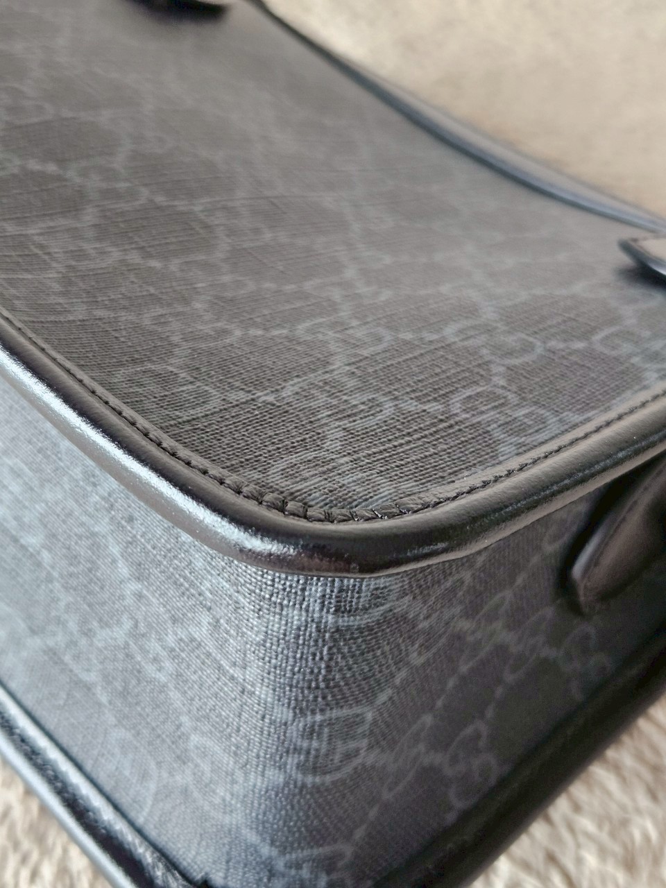 Gucci 674164 Messenger Bag With Interlocking G