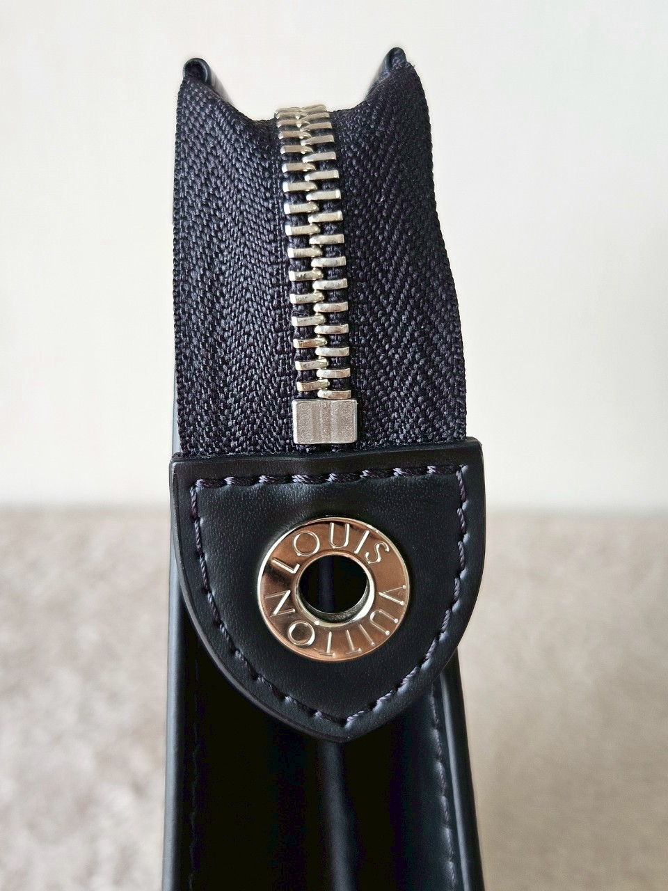 LV Pochette Voyage Graphite MM