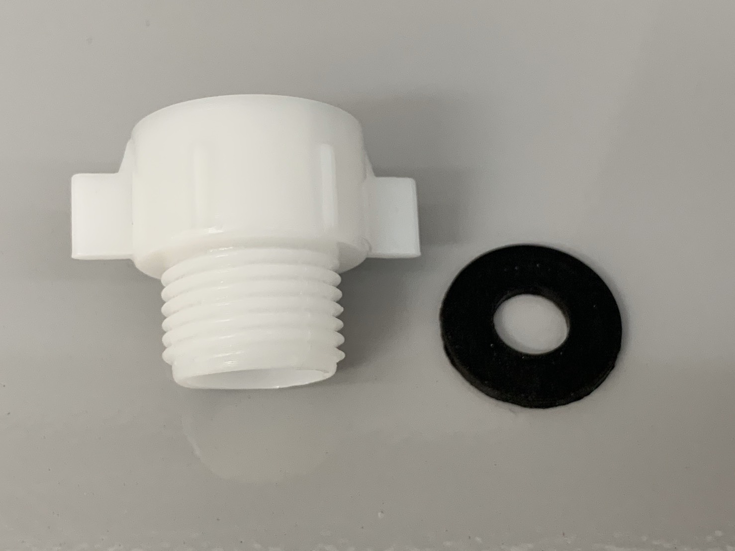 ข้อลดเกลียวพีวีซีสีขาว 5/8" x 1/2" STABLE