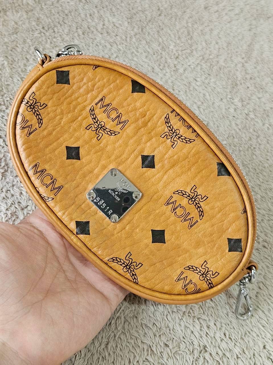 MCM Essential Pouch Orginal Black White