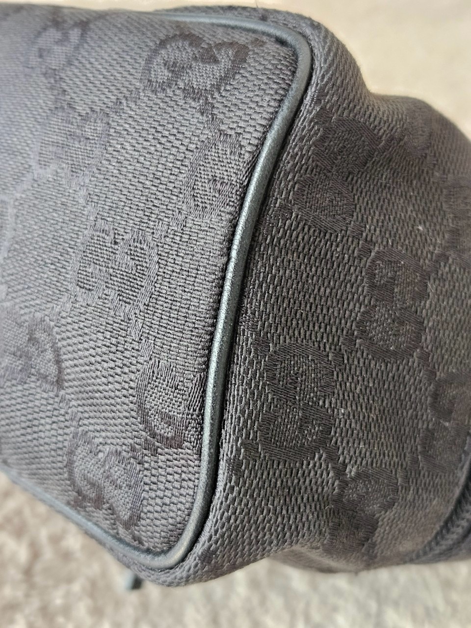 Gucci GG Canvas Pouch Black 6x8นิ้ว