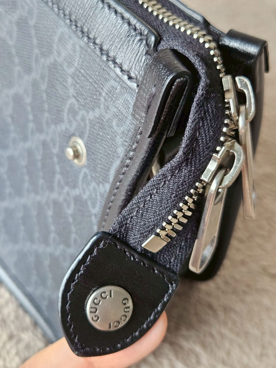 Gucci 674164 Messenger Bag With Interlocking G