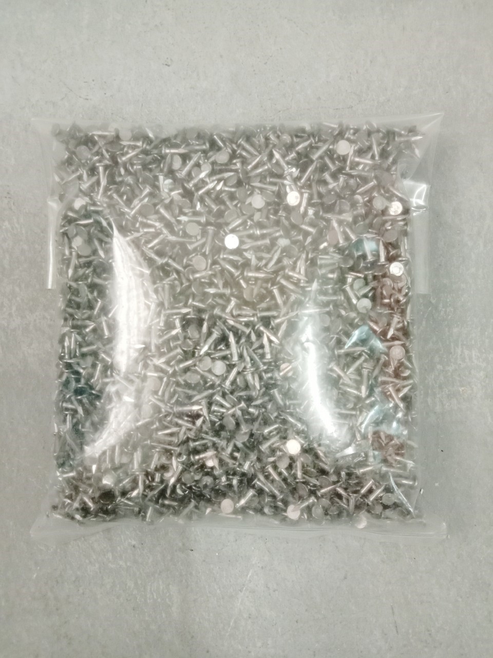 ตะปู 16 x 1/4 ตอกกิ๊ป A (ถุงละ 1 กก)