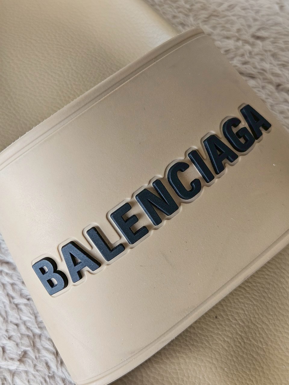 Balenciaga Pool Slides With Logo สีน้ำตาล