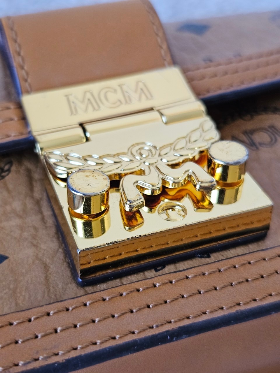 MCM Tracy Crossbody in Visetos