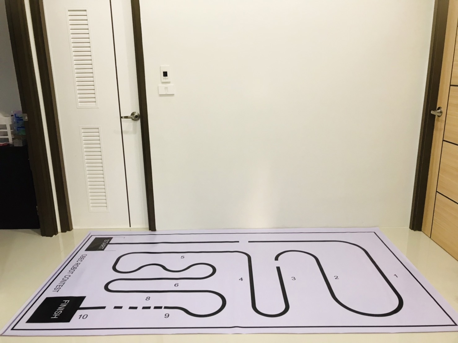 สนามหุ่นยนต์วิ่งเร็วแบบขา สพฐ. แบบไวนิล