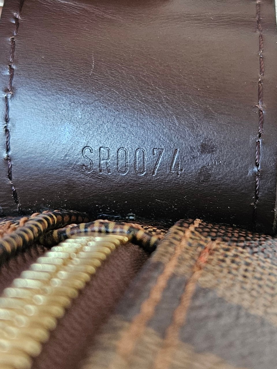 LV Naviglio Damier dc04