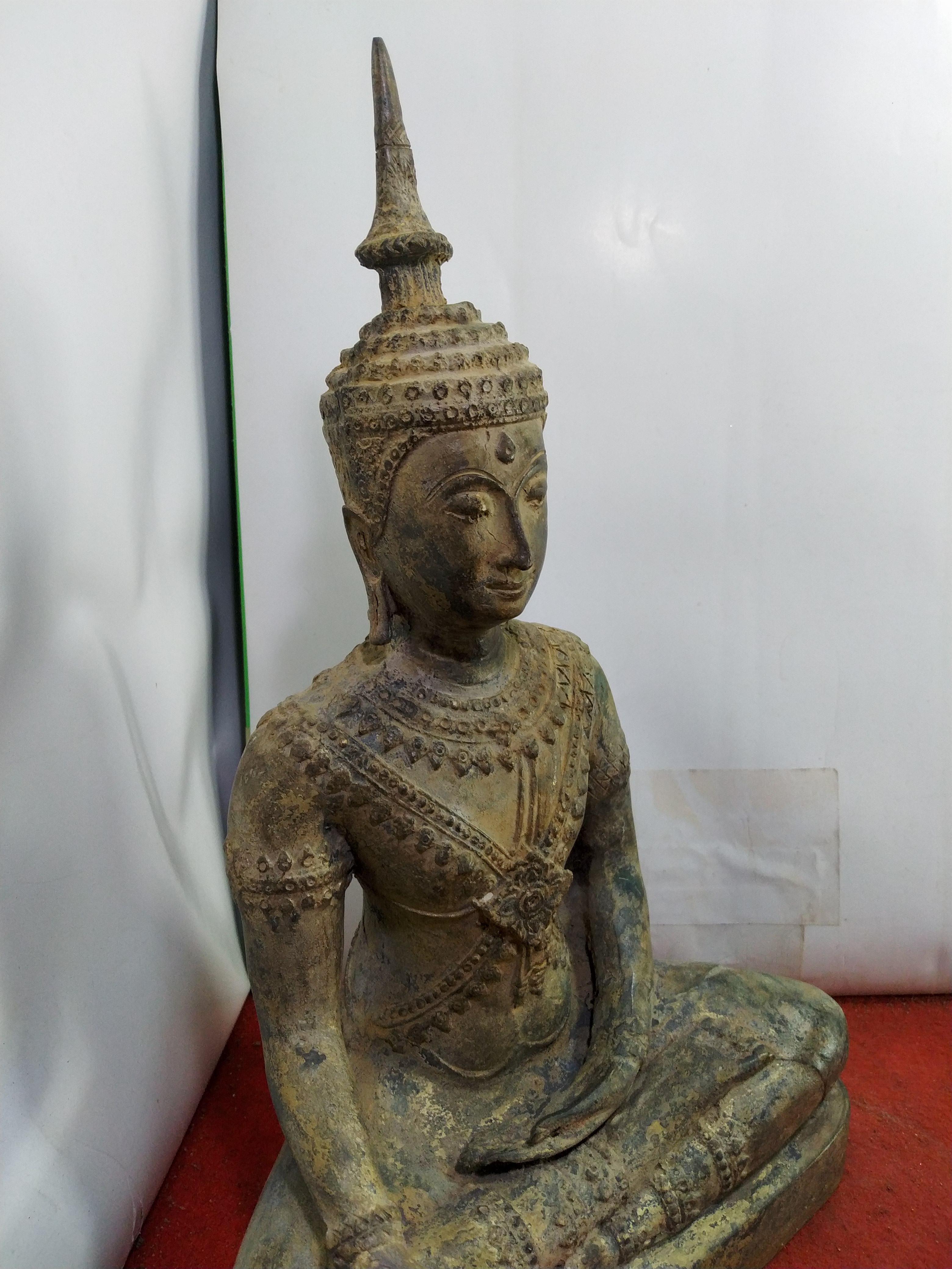 พระแก้วรัตนะ ทรงเครื่อง หน้าตัก 9 นิ้ว เนื้อสำริดสภาพเก่า
