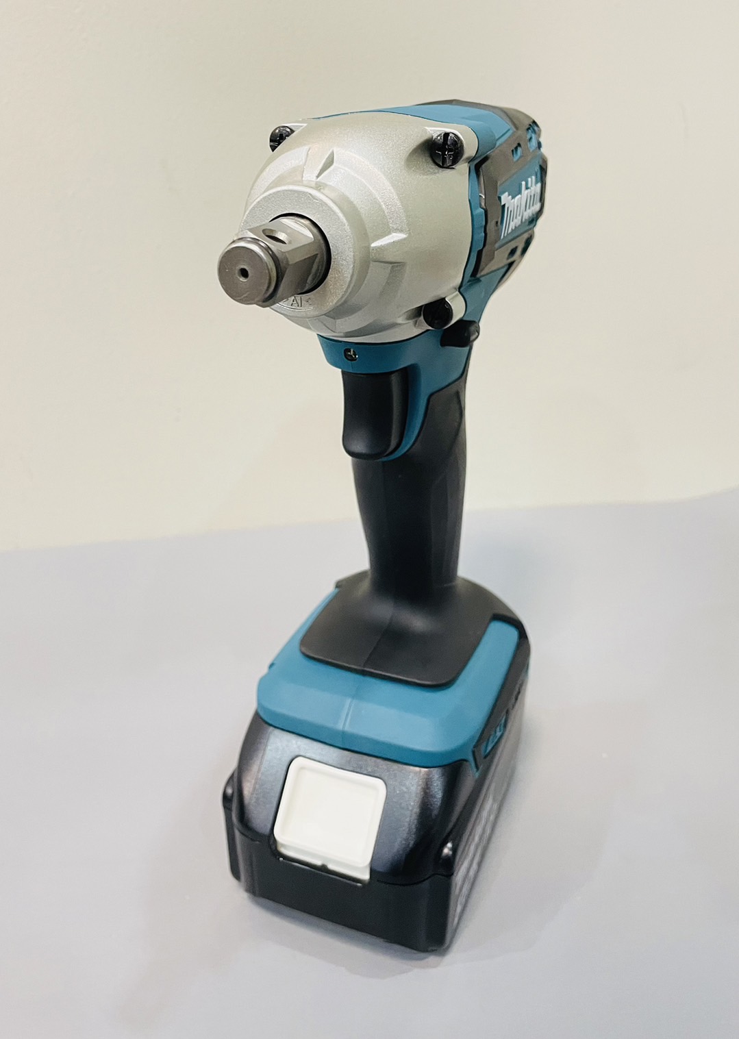 บล็อกไร้สาย 1/2" DTW190SF1J MAKITA