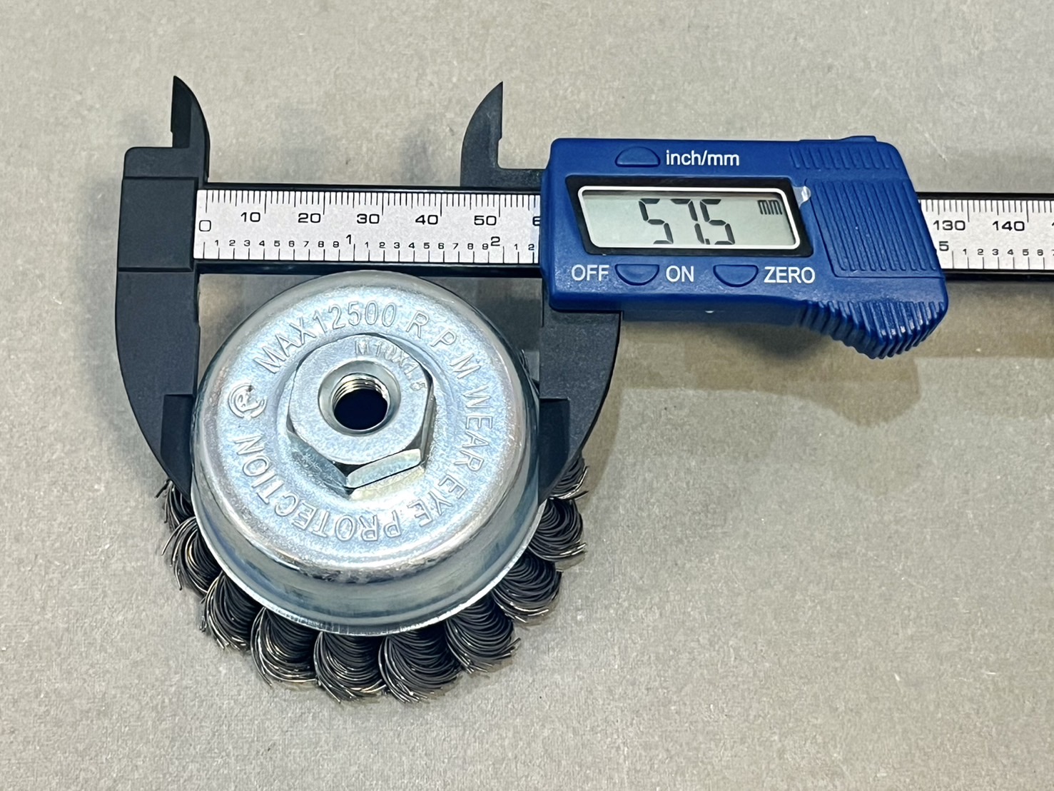 แปรงลวดถักเปีย 3" สีเงิน/สีทอง