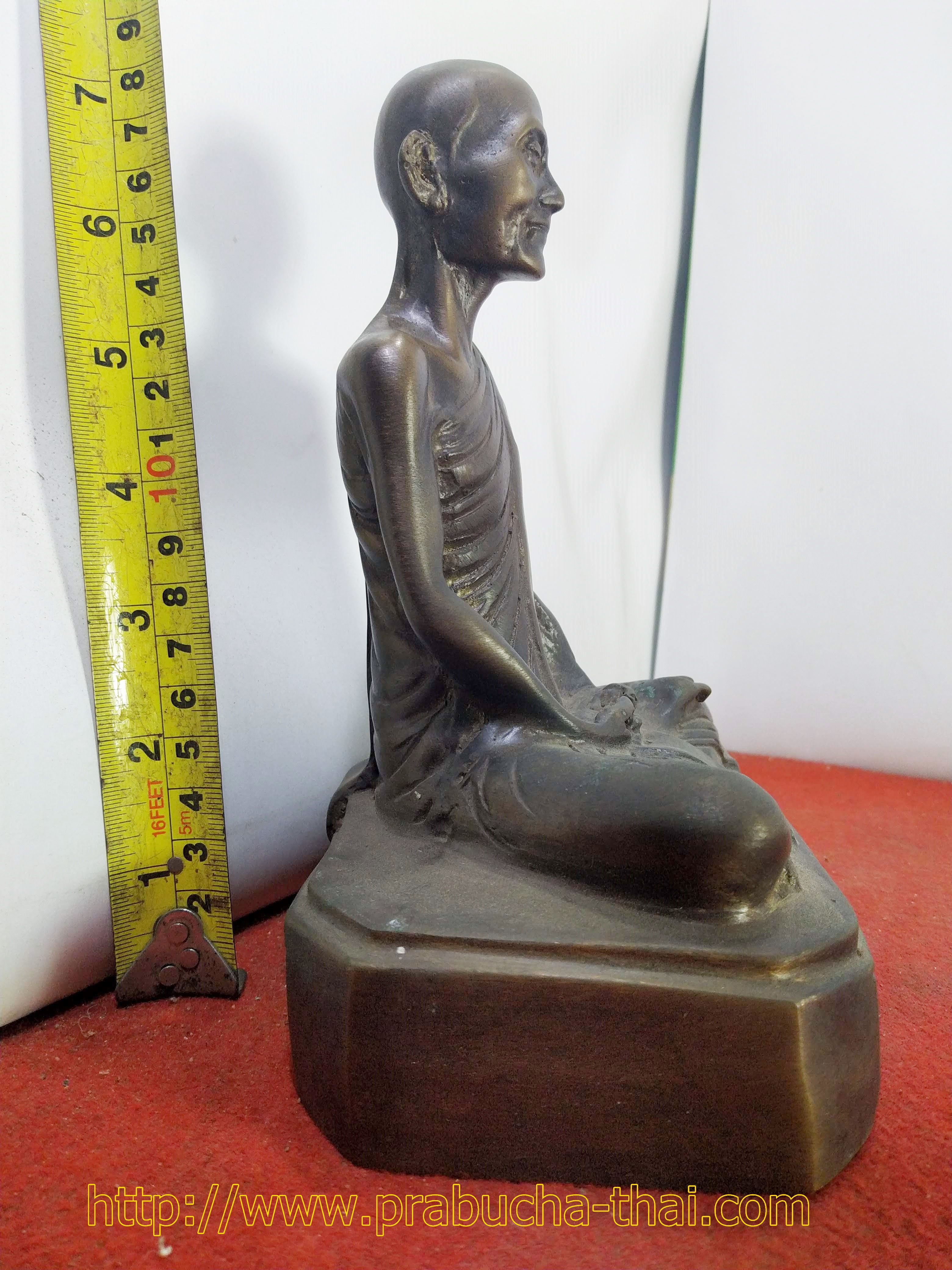 ท่าน เจ้าคุณนรฯ ธมฺมวิตกฺโก ภิกขุ ณ วัดเทพศิรินทราวาส หน้าตัก 5 นิ้ว