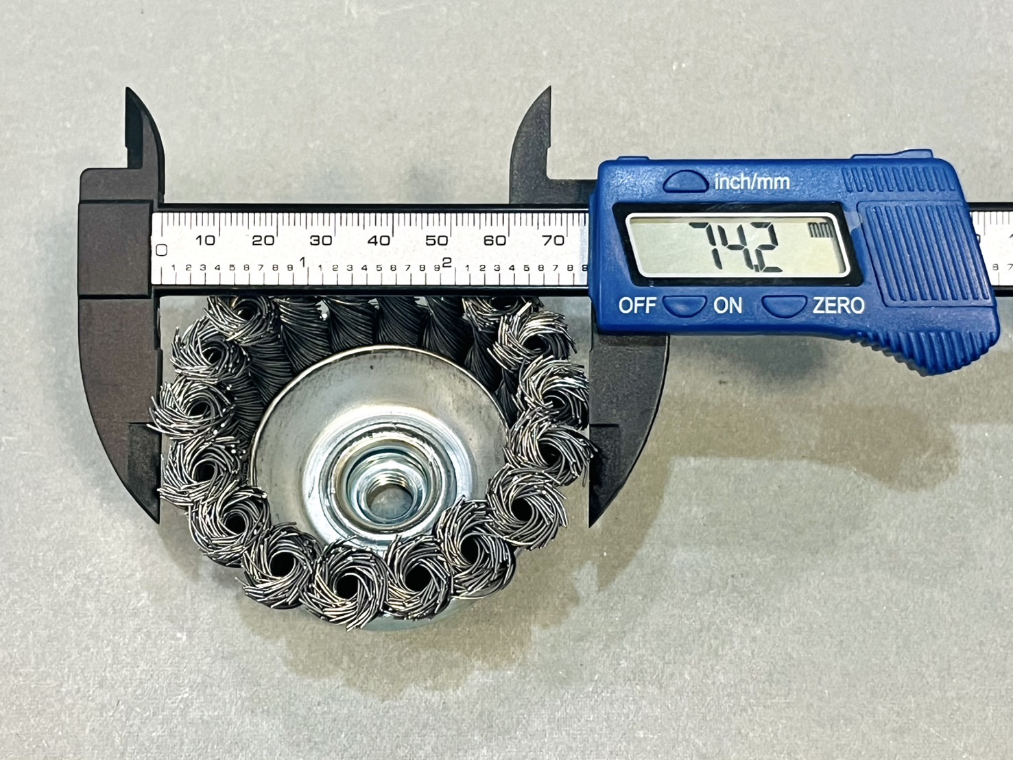 แปรงลวดถักเปีย 3" สีเงิน/สีทอง