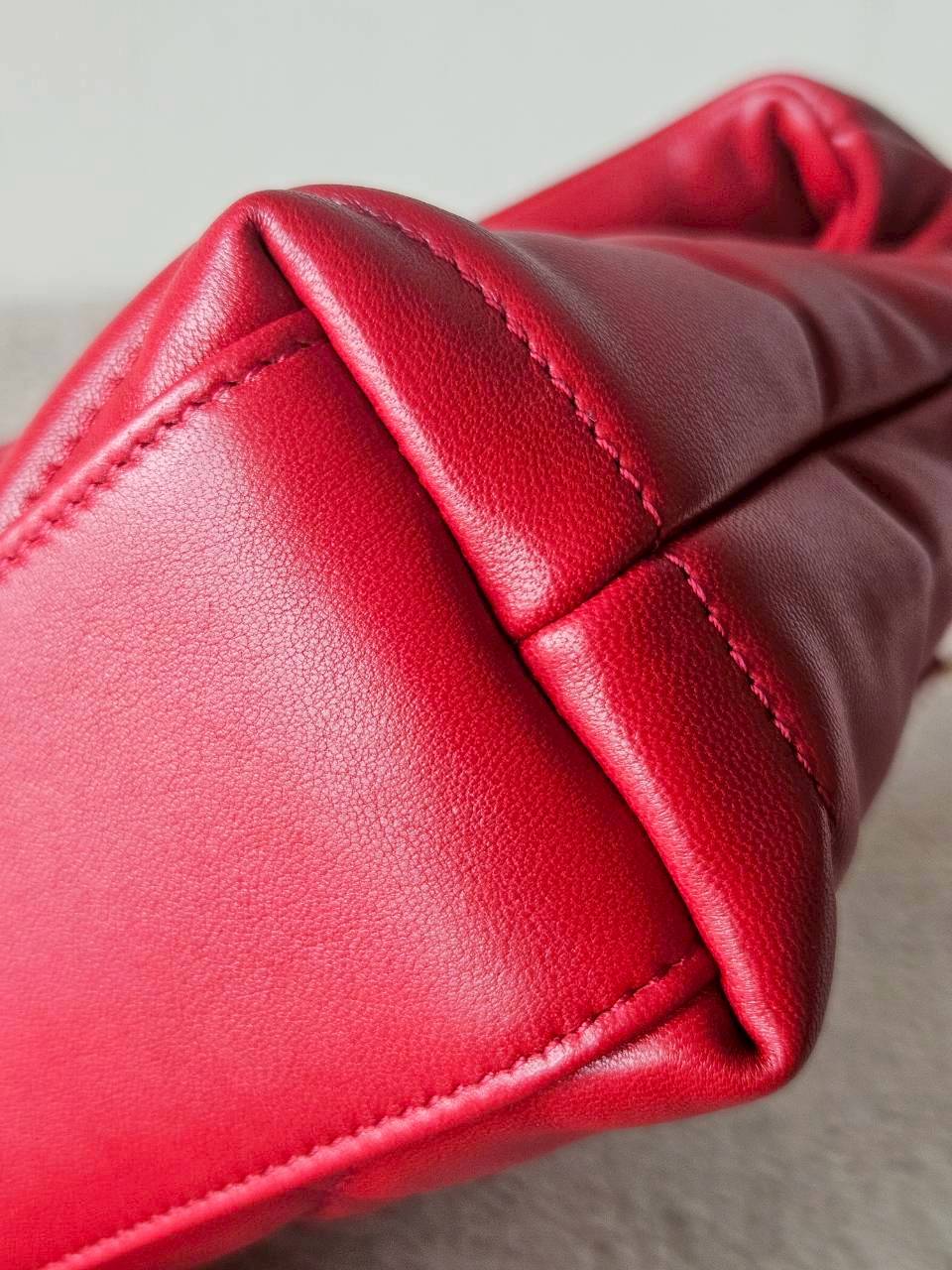 YSL Toy Puffer Mini Bag สีแดง