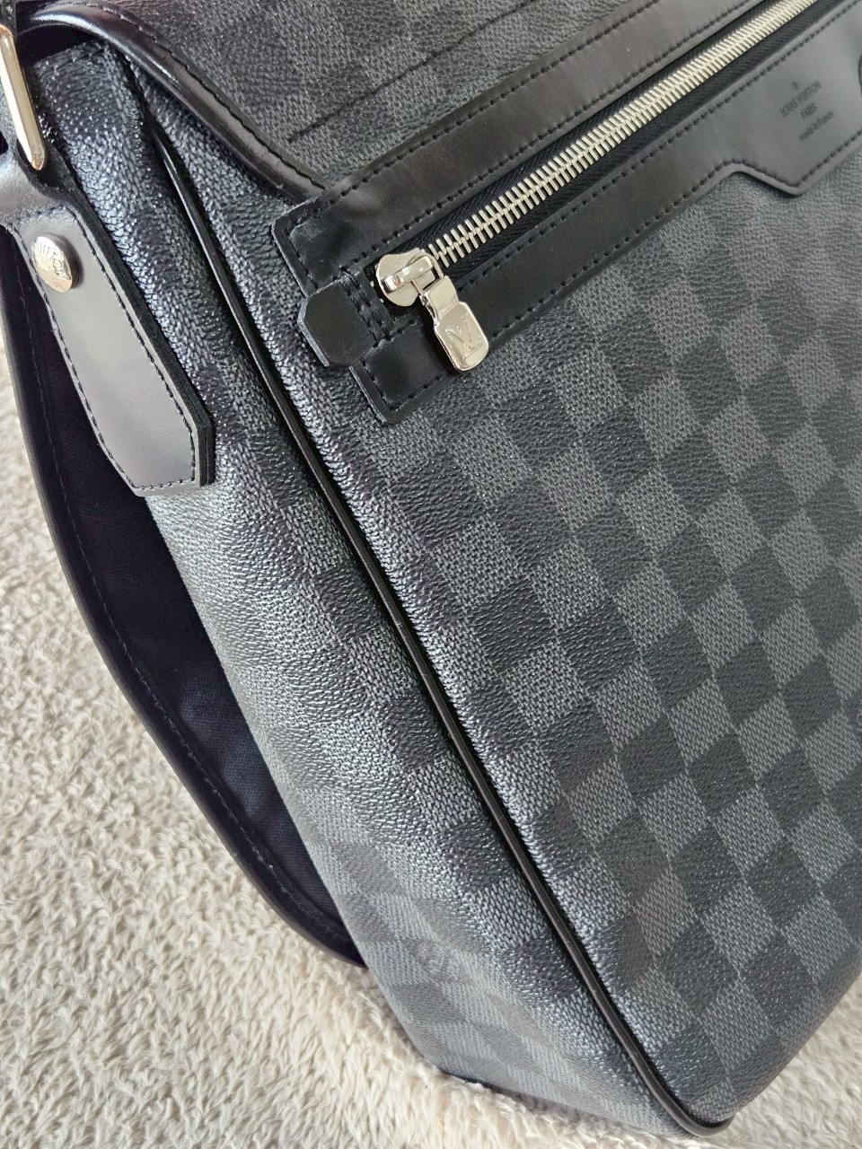 LV District GM Damier Graphite