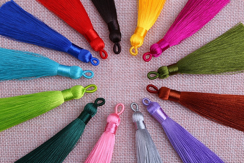 ขายส่ง พู่แฮนด์เมด รุ่นไหมละเอียด สีดำขาว ความยาว 9ซม. (บรรจุ1โหล/12ชิ้น)