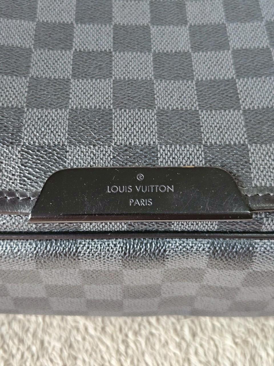 LV District GM Damier Graphite