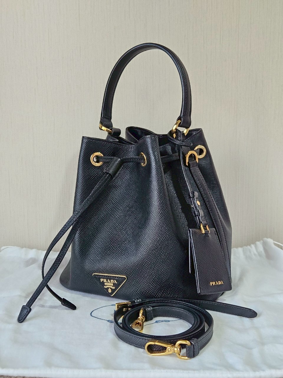 Prada Bucket Bag in Saffiano Leather Nero