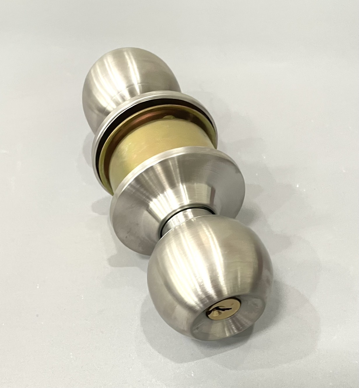 ลูกบิดประตู SOLO #641SS มีกุญแจ กลมด้าน รุ่นกล่อง