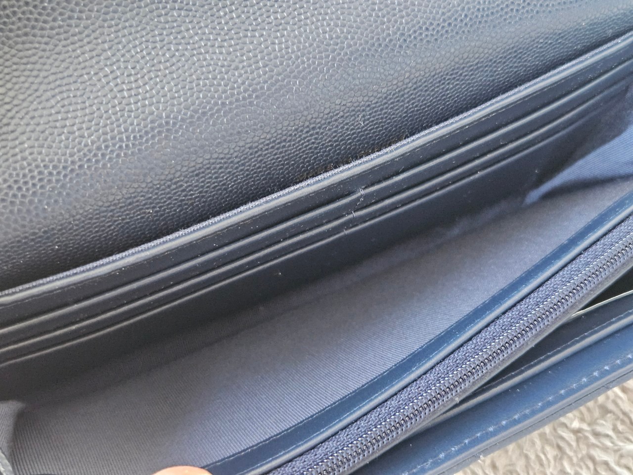 Chanel Sarah Navy wallet holo31